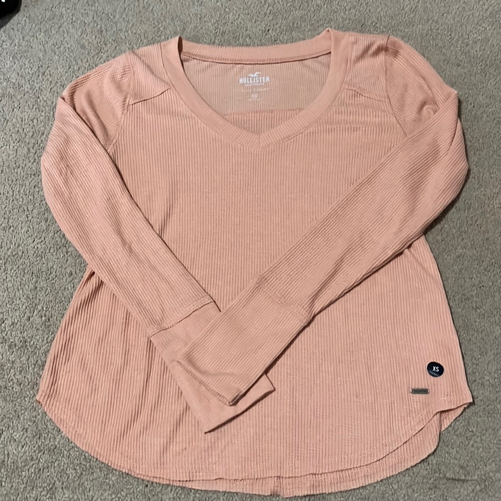 Hollister easy long sleeve T-shirt size extra small.